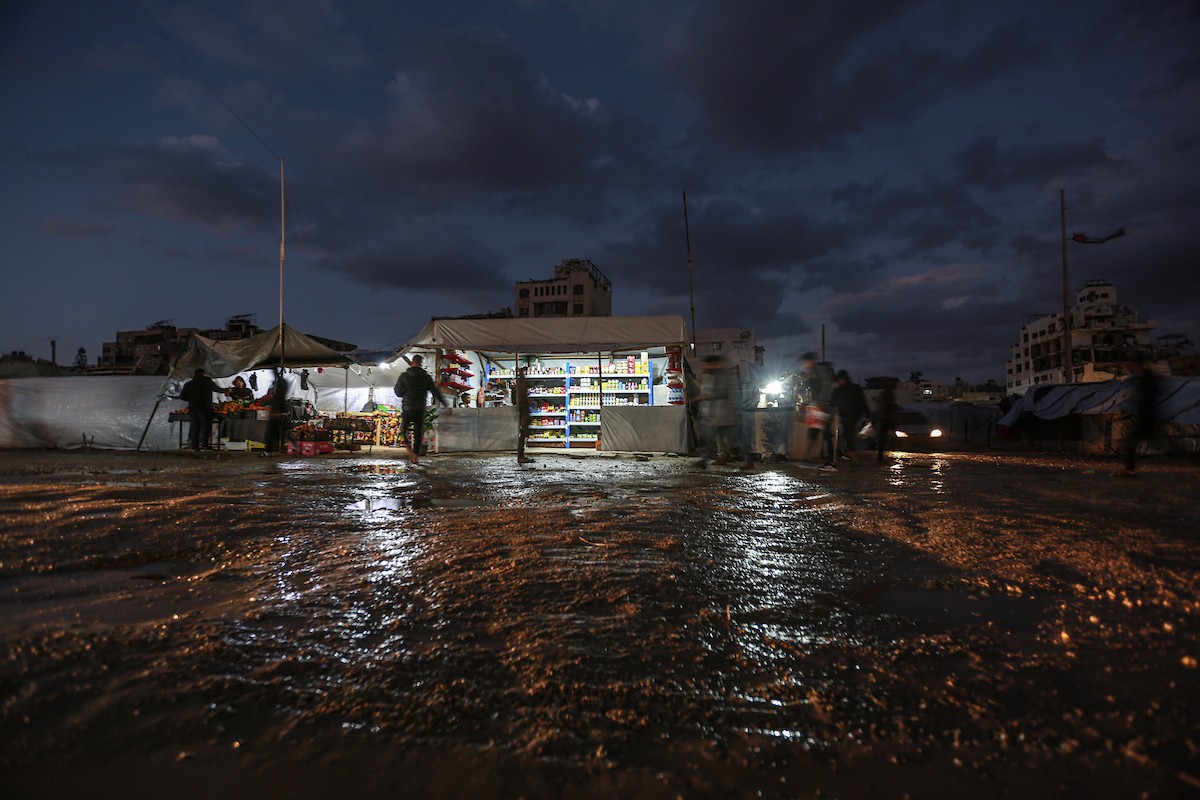 مدينة غزة في ظل الأجواء الباردة، 30 ديسمبر/كانون الأول 2025. تصوير: عمر أشتوي