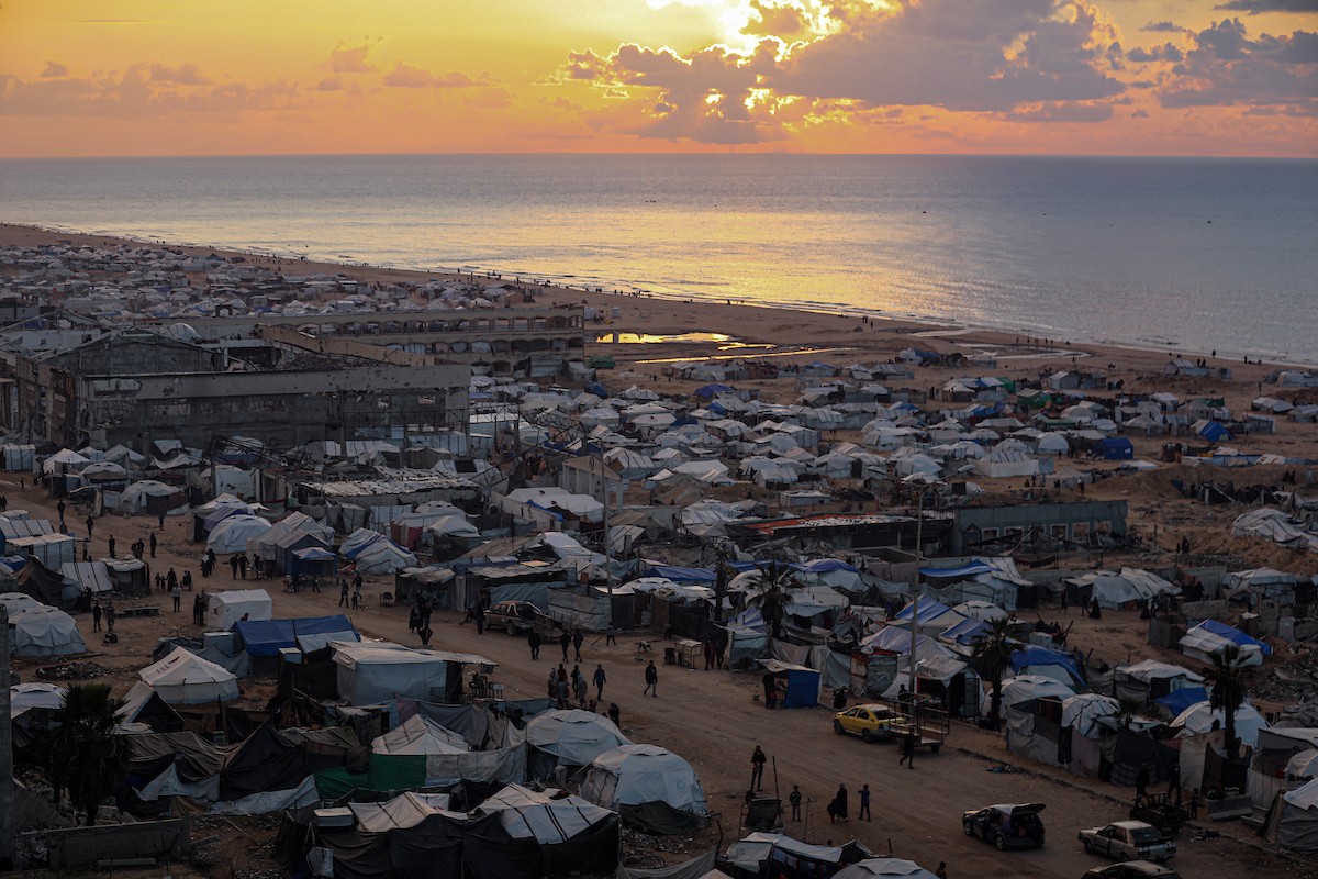 صور عامة لخيام النازحين على شاطئ مدينة غزة 26 ديسمبر/كانون الأول 2025، تصوير: عمر أشتوي