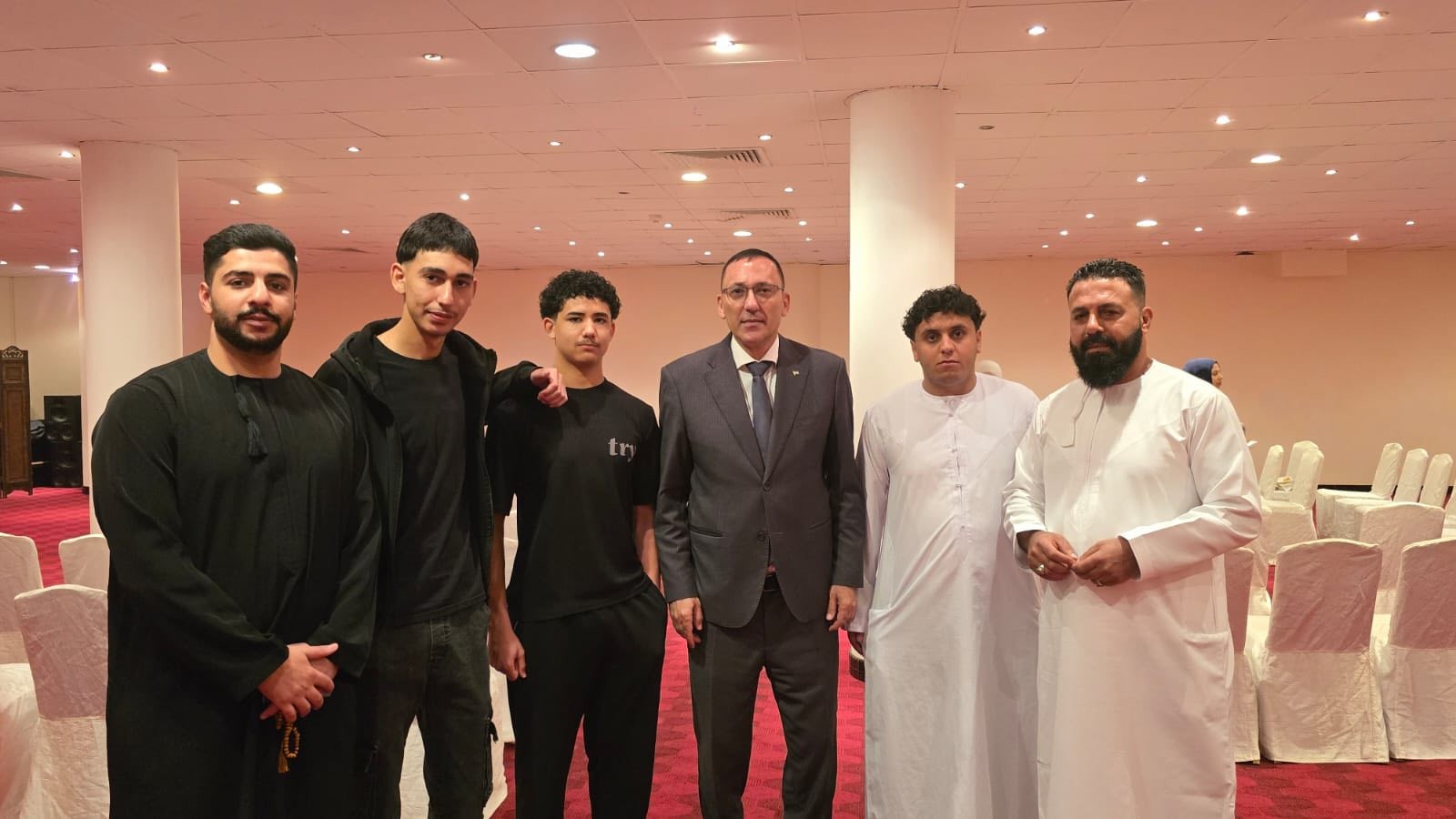 السفير الرويضي يزور جرحى ومرضى غزة في مقر إقامتهم ويتابع احتياجاتهم 8.jpg