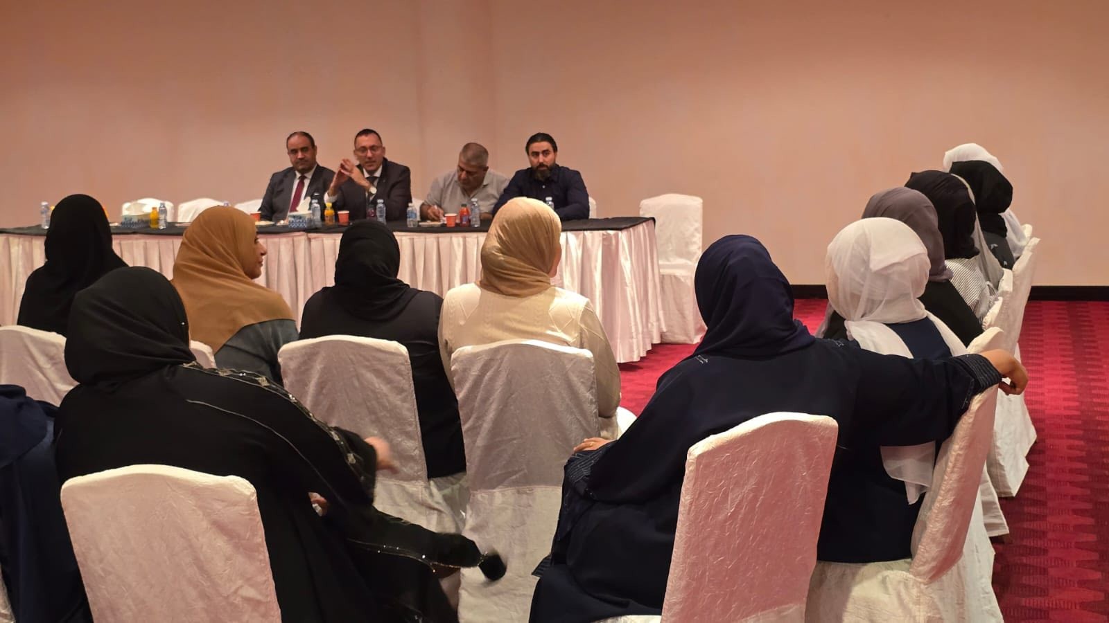 السفير الرويضي يزور جرحى ومرضى غزة في مقر إقامتهم ويتابع احتياجاتهم 11.jpg