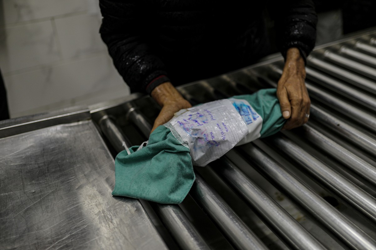 توفي طفل رضيع يبلغ من العمر ثلاثة أشهر، يُدعى تيم الخواجة، كان يعيش في خيمة بمخيم الشاطئ غرب مدينة غزة، نتيجةً لظروف الطقس الباردة في شمال قطاع غزة، في 12 ديسمبر/كانون الأول 2025.