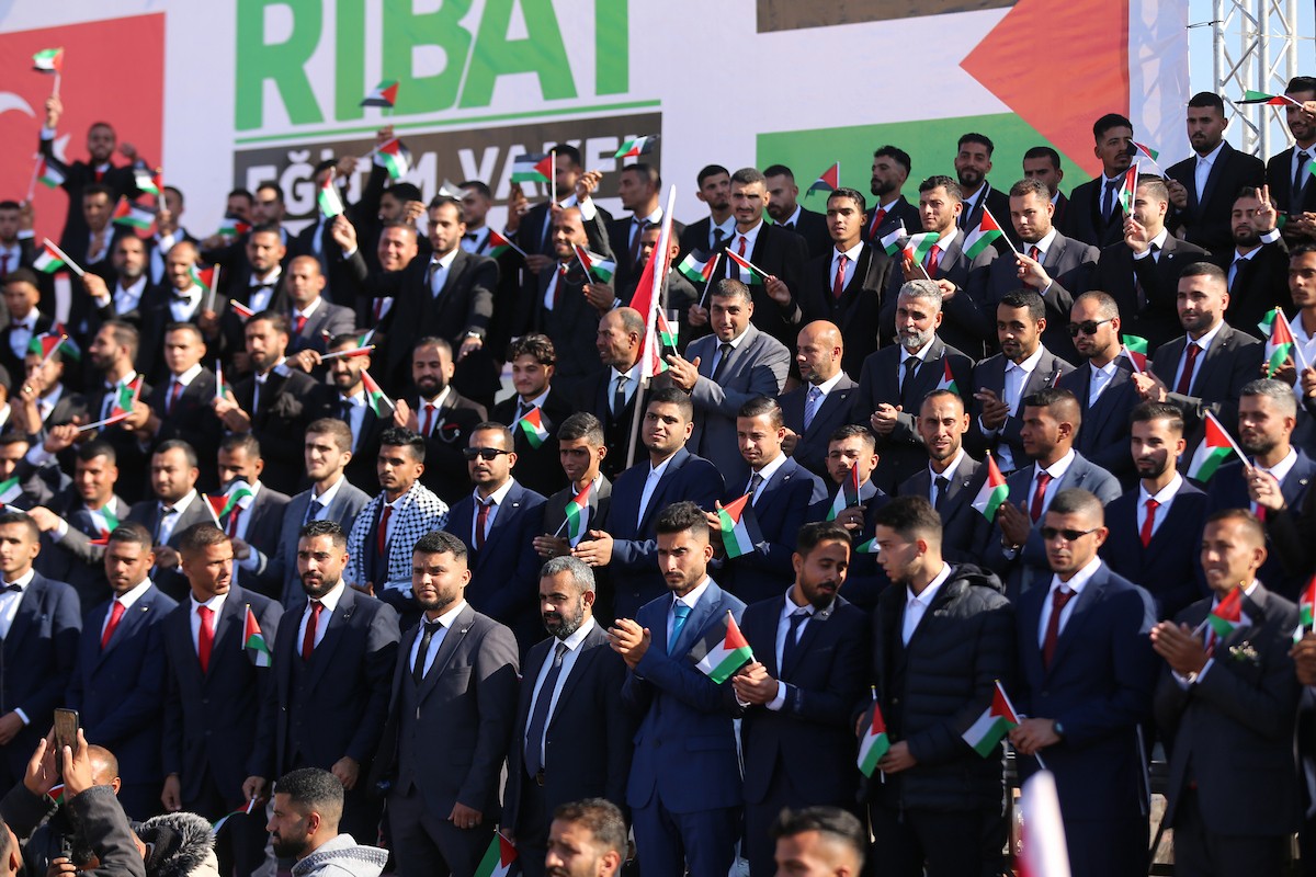 حفل زفاف جماعي لنحو 200 عريس وعروس تحت عنوان 