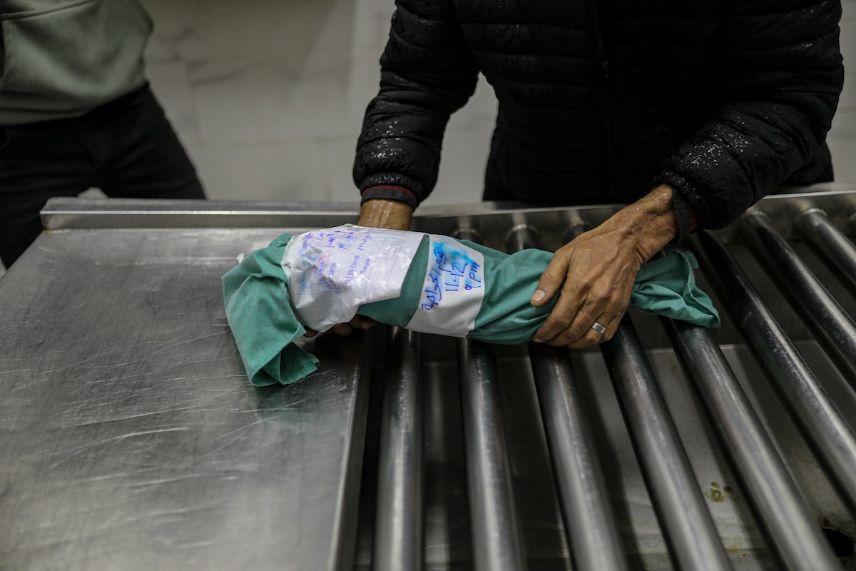 توفي طفل رضيع يبلغ من العمر ثلاثة أشهر، يُدعى تيم الخواجة، كان يعيش في خيمة بمخيم الشاطئ غرب مدينة غزة، نتيجةً لظروف الطقس الباردة في شمال قطاع غزة، في 12 ديسمبر/كانون الأول 2025.