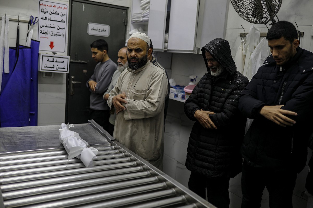 توفي طفل رضيع يبلغ من العمر ثلاثة أشهر، يُدعى تيم الخواجة، كان يعيش في خيمة بمخيم الشاطئ غرب مدينة غزة، نتيجةً لظروف الطقس الباردة في شمال قطاع غزة، في 12 ديسمبر/كانون الأول 2025.