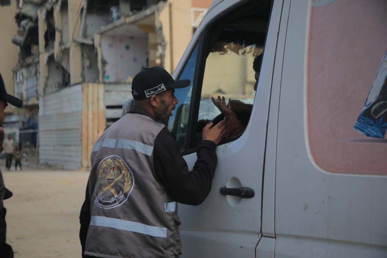 شرطة خانيونس تؤمن إقامة حفل زفاف جماعي بمدينة حمد 6.jpg