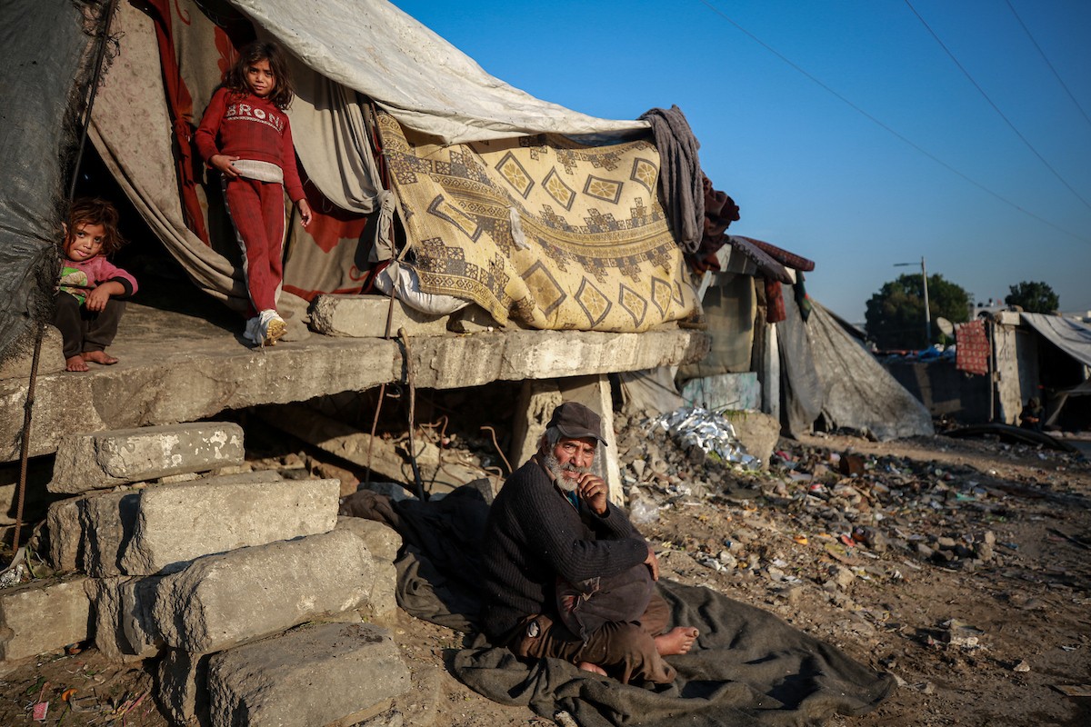 خيام قرب مكب نفايات في حي اليرموك بمدينة غزة،20 ديسمبر/كانون الأول 2025. صورة: عمر أشتوي