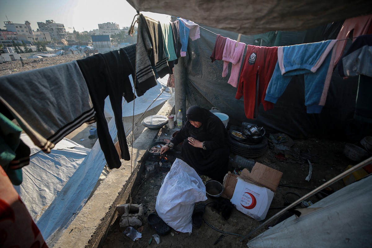 خيام قرب مكب نفايات في حي اليرموك بمدينة غزة،20 ديسمبر/كانون الأول 2025. صورة: عمر أشتوي