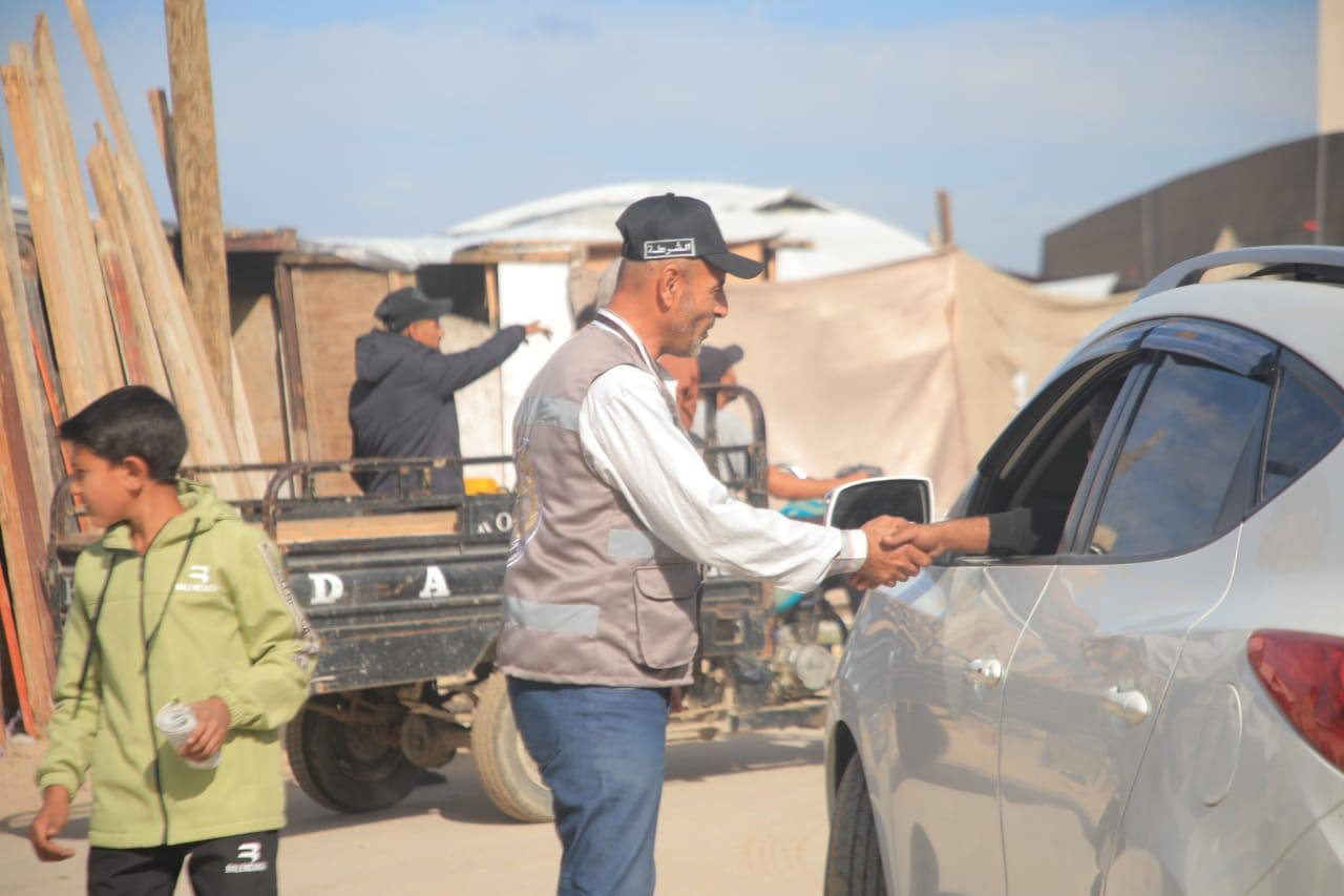 شرطة خانيونس تؤمن إقامة حفل زفاف جماعي بمدينة حمد 1.jpg