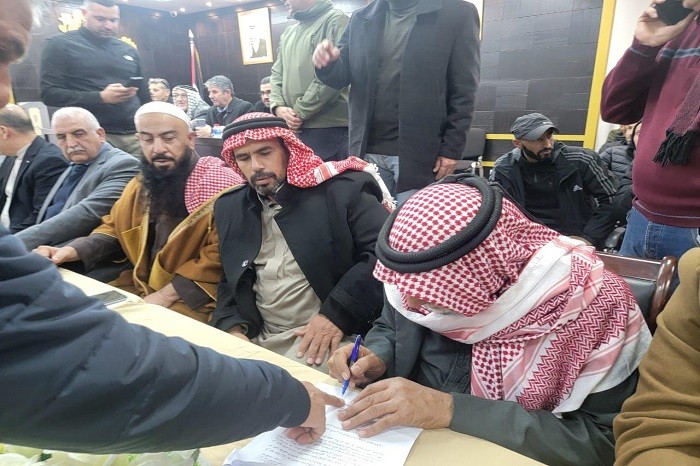 توقيع صكي صلح عشائري بسلفيت وجنين ويشدد على أولوية تعزيز السلم الأهلي.jpg