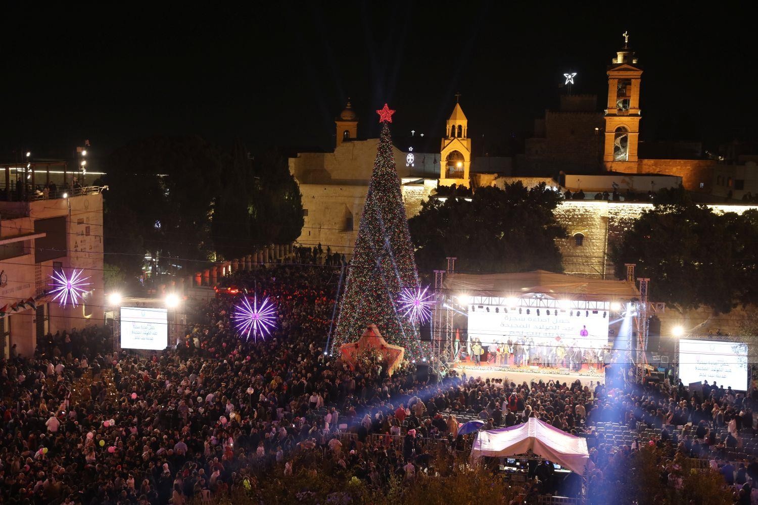 إضاءة شجرة الميلاد في بيت لحم.. تصوير - أحمد مزهر (وفا)