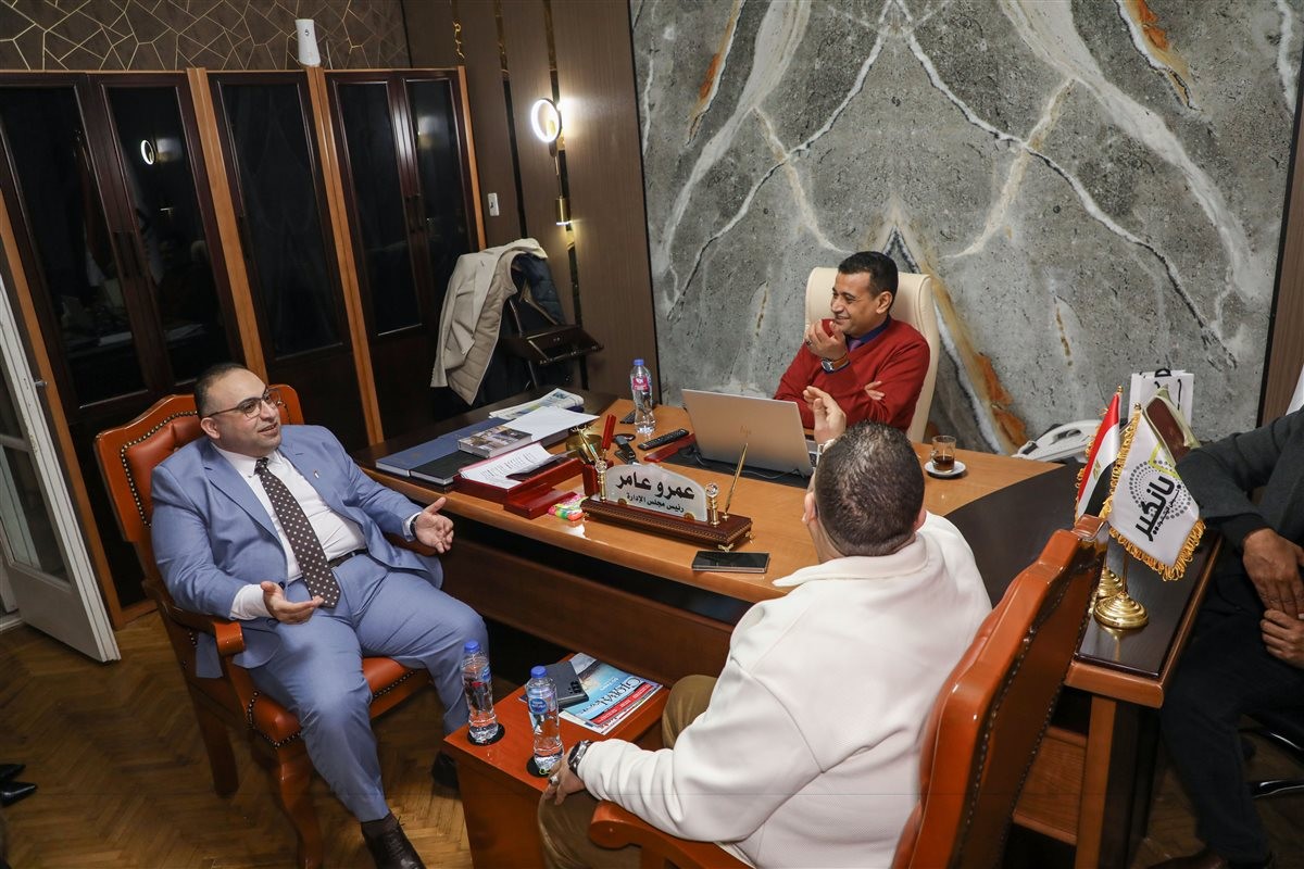 عمرو عامر يكرم أحمد ناصر الصوير.jpg