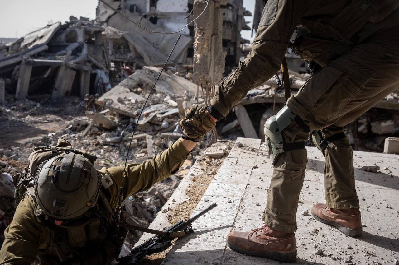 الجيش الإسرائيلي يبث مشاهد أولية من  عملية  استعادة جثمان ران غفيلي  2.jpg