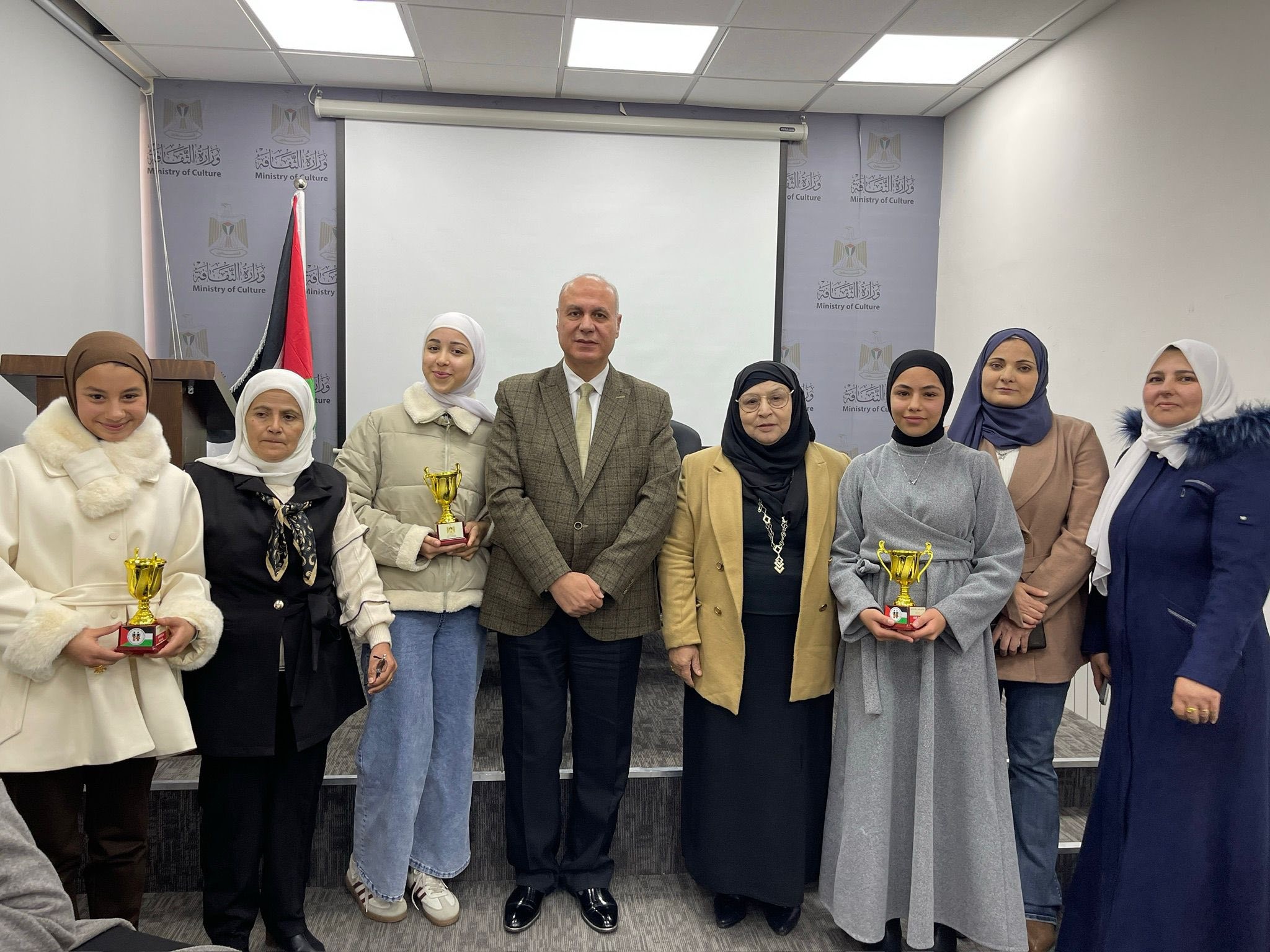 وزير الثقافة يكرّم الفائزين بالجوائز الأدبية لعام 2025 4.jpg