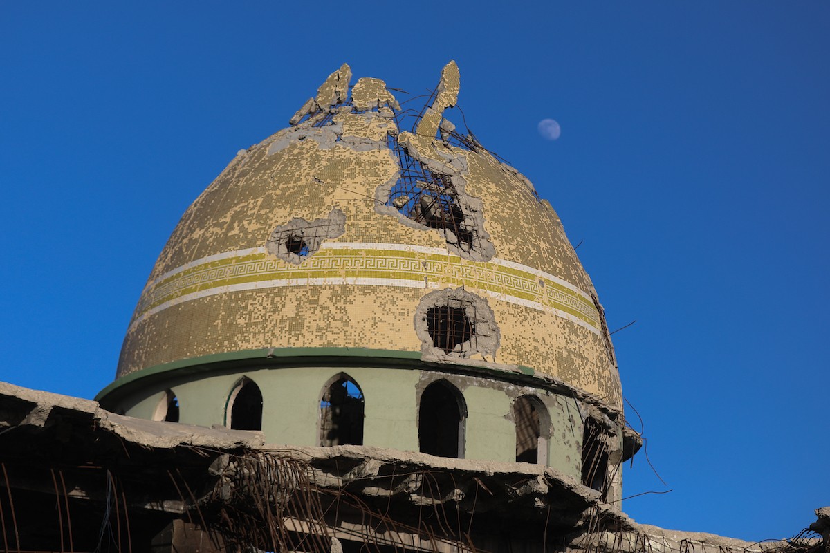 يمارس الفلسطينيون النازحون حياتهم اليومية في مخيم النصيرات بوسط قطاع غزة، في آخر يوم من عام 2025، في 31 ديسمبر/كانون الأول 2025، وسط ظروف إنسانية صعبة فرضها استمرار النزوح ونقص الاحتياجات الأساسية. صورة: رمزي أبو عامر