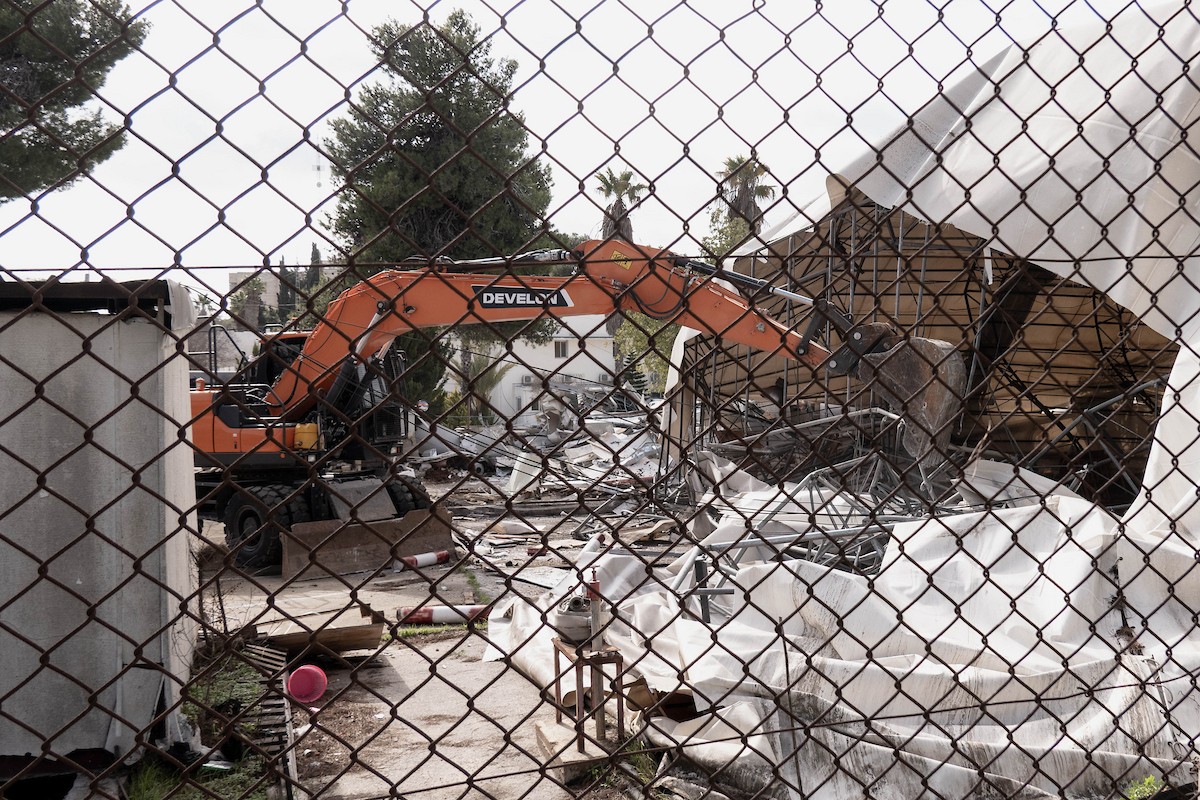 في 20 يناير/كانون الثاني 2026، القدس: نفذت السلطات الإسرائيلية عملية هدم لمنشآت وكالة الأونروا في مكتبها الميداني بالقدس والضفة الغربية، وذلك عقب تشريع صدر عام 2024 يحظر على الوكالة الأممية العمل داخل الأراضي الإسرائيلية