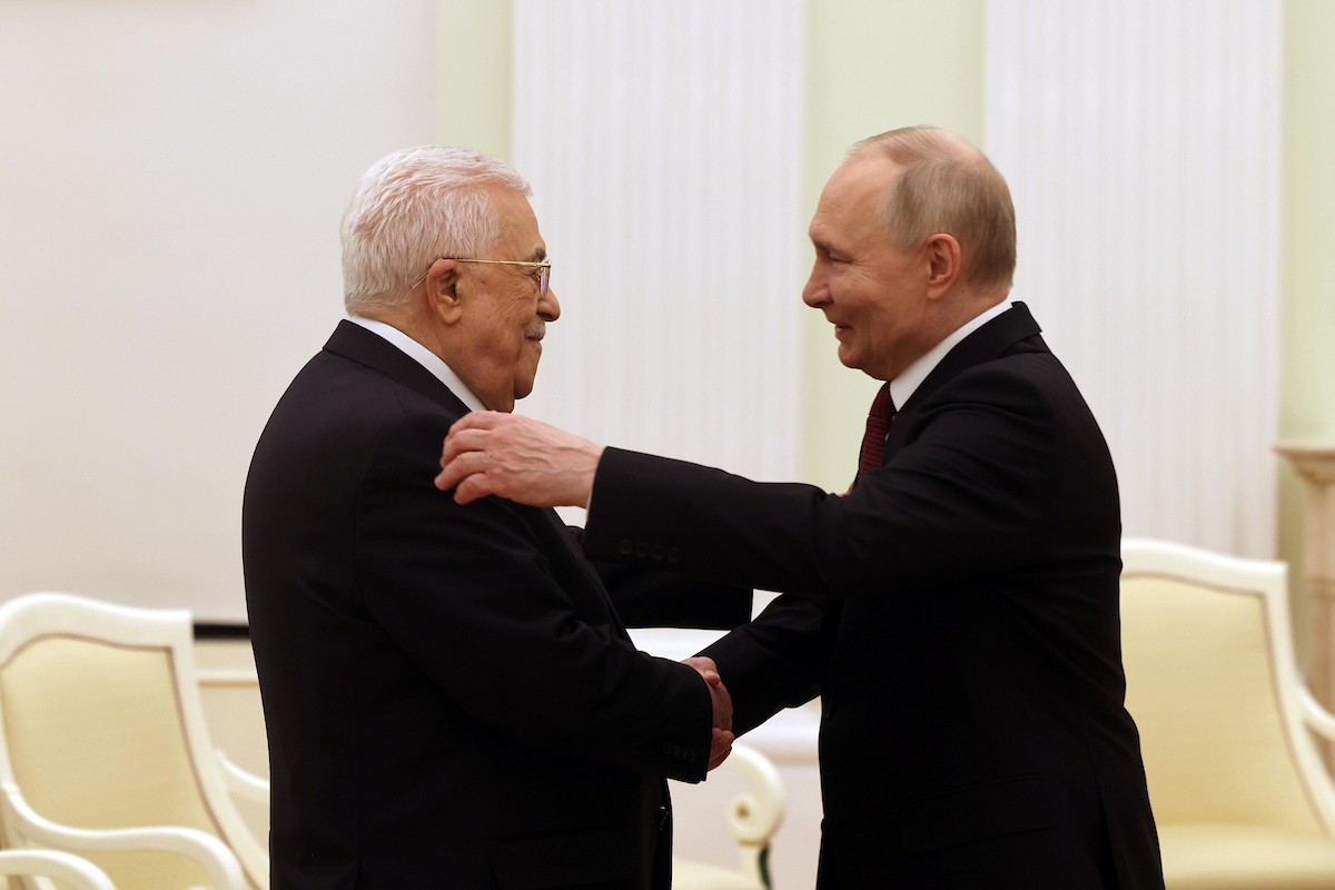 الرئيس الفلسطيني محمود عباس (أبو مازن) خلال لقائه مع الرئيس الروسي فلاديمير بوتين اليوم في موسكو، روسيا، 22 يناير/كانون الثاني 2026. صورة من ثائر غانيم