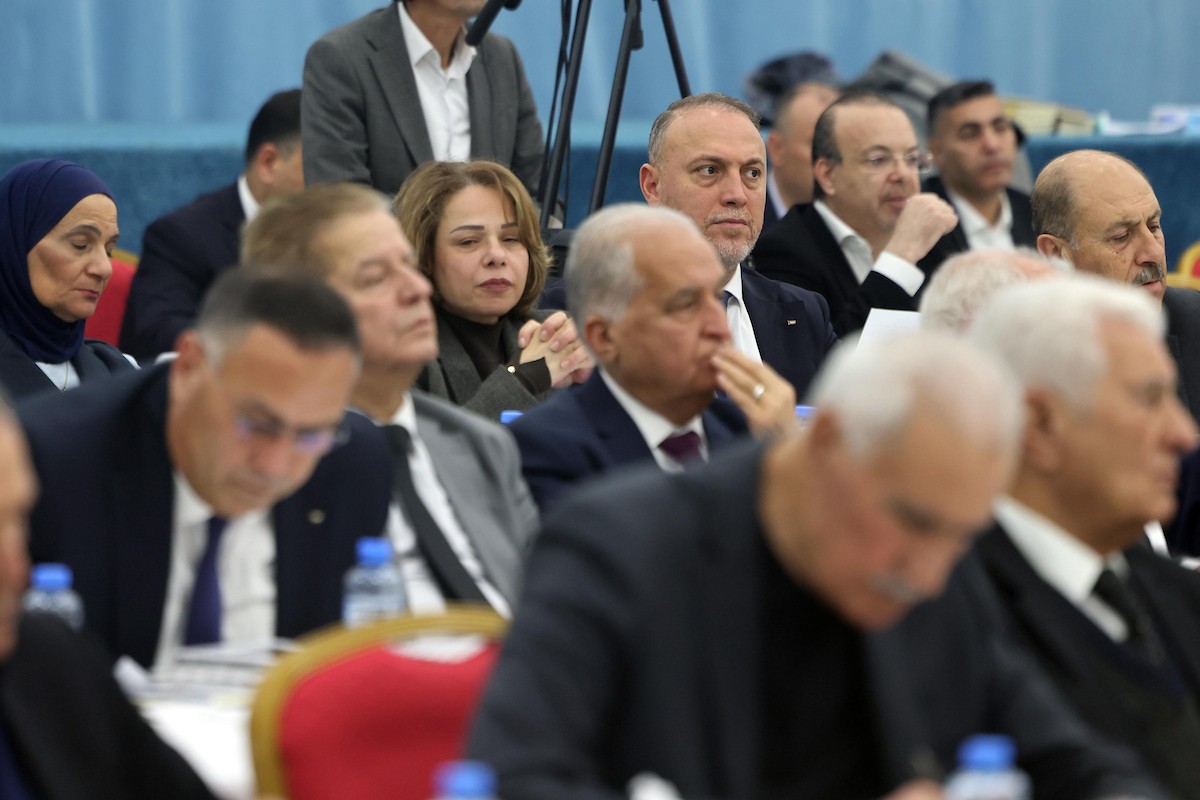 الرئيس الفلسطيني محمود عباس (أبومازن)، خلال رئاسته الجلسة الافتتاحية للدورة الثالثة عشرة للمجلس الثوري لحركة 