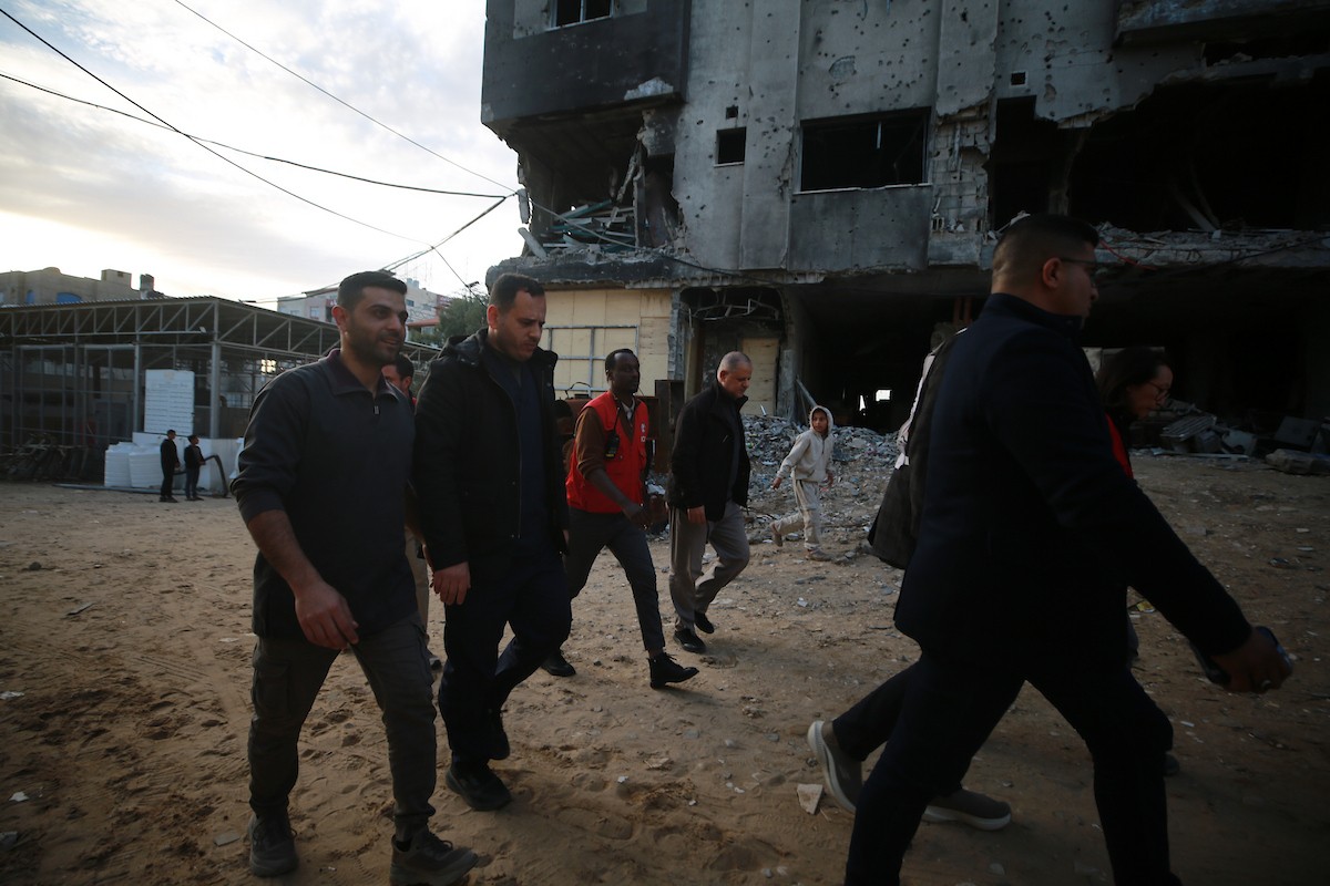 وصول 15 جثة لفلسطينيين سلمتها إسرائيل عبر اللجنة الدولية للصليب الأحمر إلى مجمع الشفاء الطبي في مدينة غزة، 29 يناير/كانون الثاني 2026. تصوير: عمر أشتوي