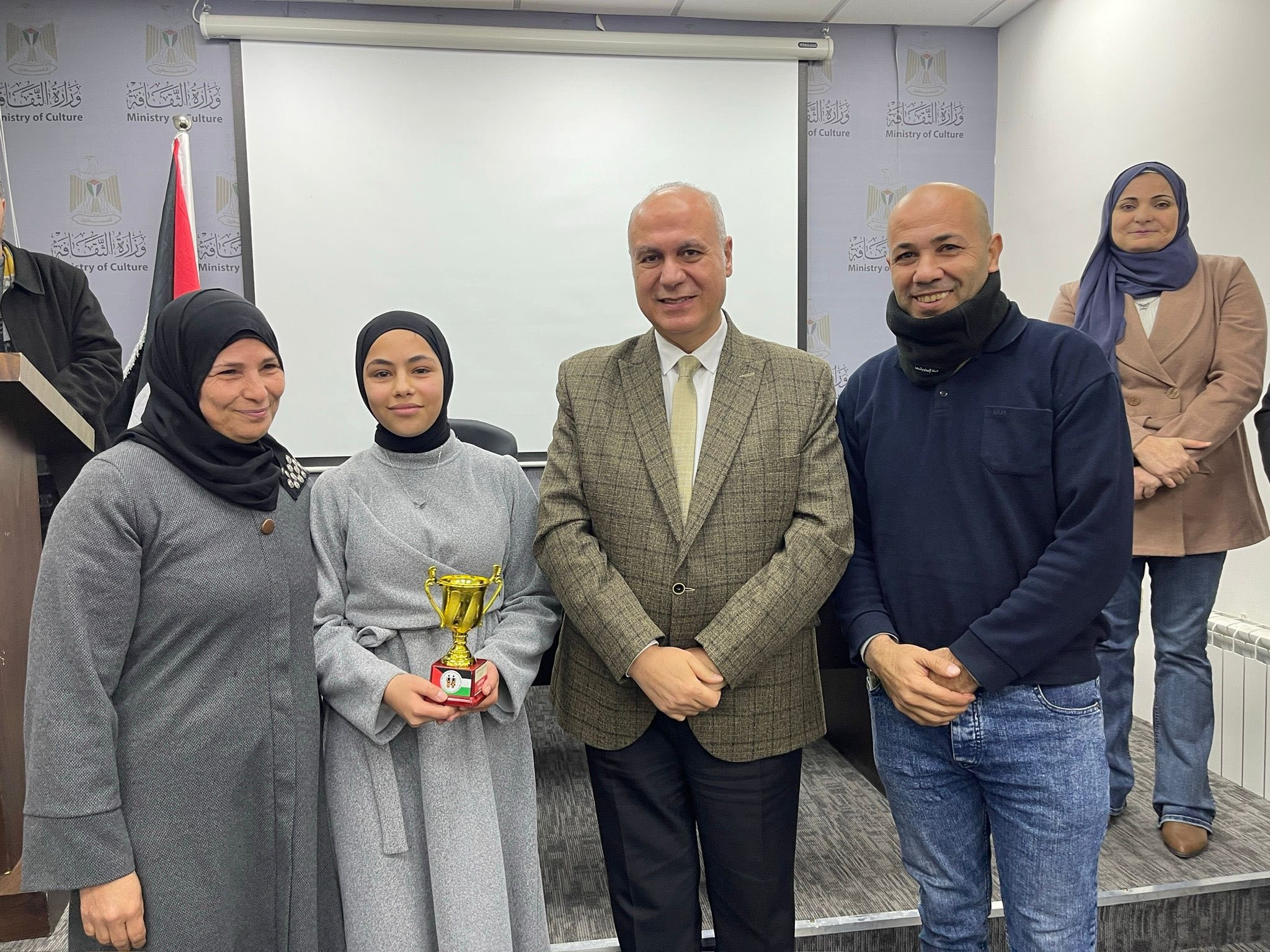 وزير الثقافة يكرّم الفائزين بالجوائز الأدبية لعام 2025 15.jpg