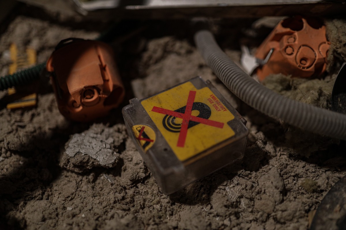 مستشفى الشفاء في غزة يفتقر إلى المعدات الطبية وتحديدًا جهاز التصوير بالرنين المغناطيسي، بعد أن دمّر الجيش الإسرائيلي معظم المعدات خلال الحرب، 31 ديسمبر/كانون الأول 2025. صورة: عمر أشتوي