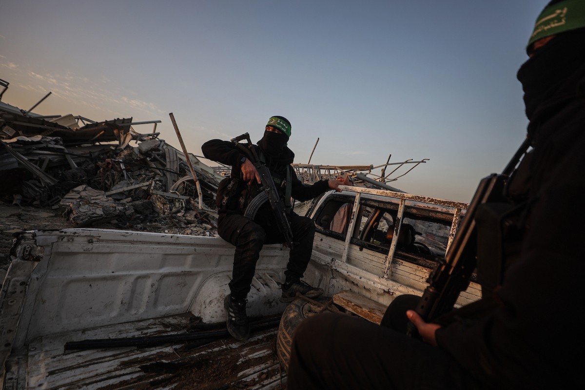 استئناف عمليات البحث عن جثة الرهينة الإسرائيلي الأخير، ران غفيلي، في حي الزيتون بمدينة غزة، وترافق العمليات الجارية في المنطقة آليات ثقيلة من مصر، وفرق من كتائب القسام، الجناح العسكري لحركة 