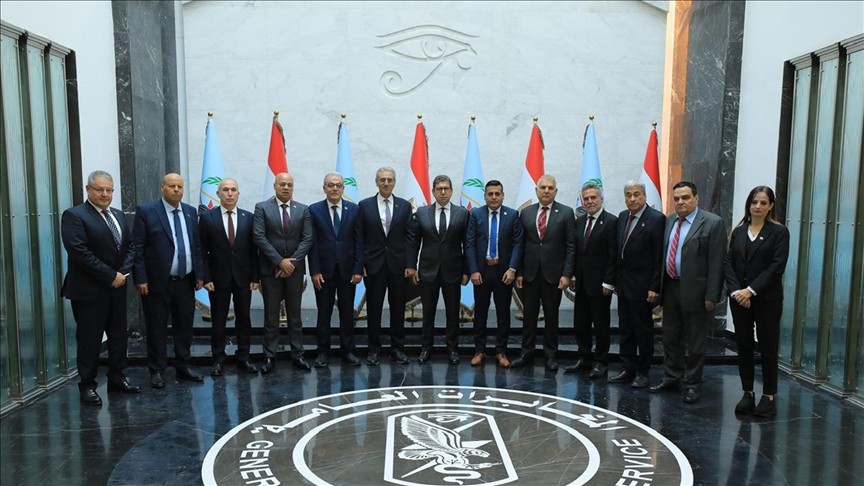 مصر تبحث مع لجنة إدارة غزة تسلم مهامها بالقطاع.jpg