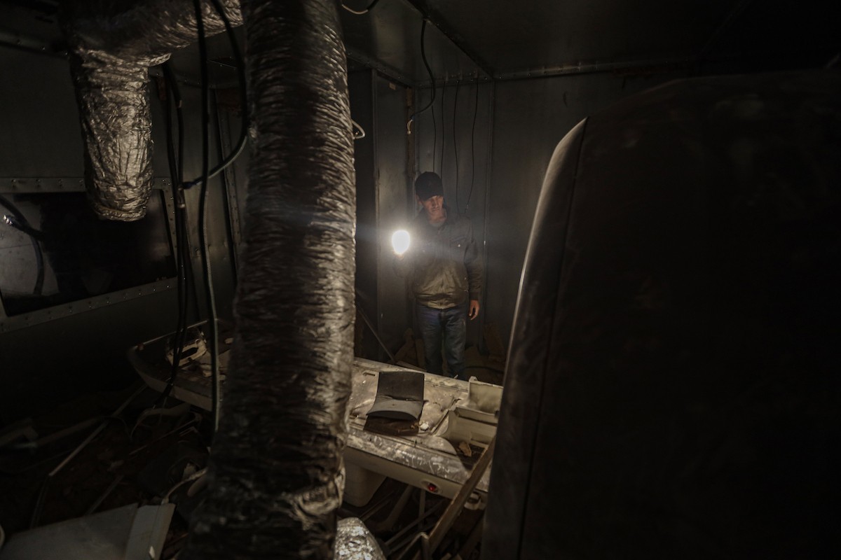 مستشفى الشفاء في غزة يفتقر إلى المعدات الطبية وتحديدًا جهاز التصوير بالرنين المغناطيسي، بعد أن دمّر الجيش الإسرائيلي معظم المعدات خلال الحرب، 31 ديسمبر/كانون الأول 2025. صورة: عمر أشتوي