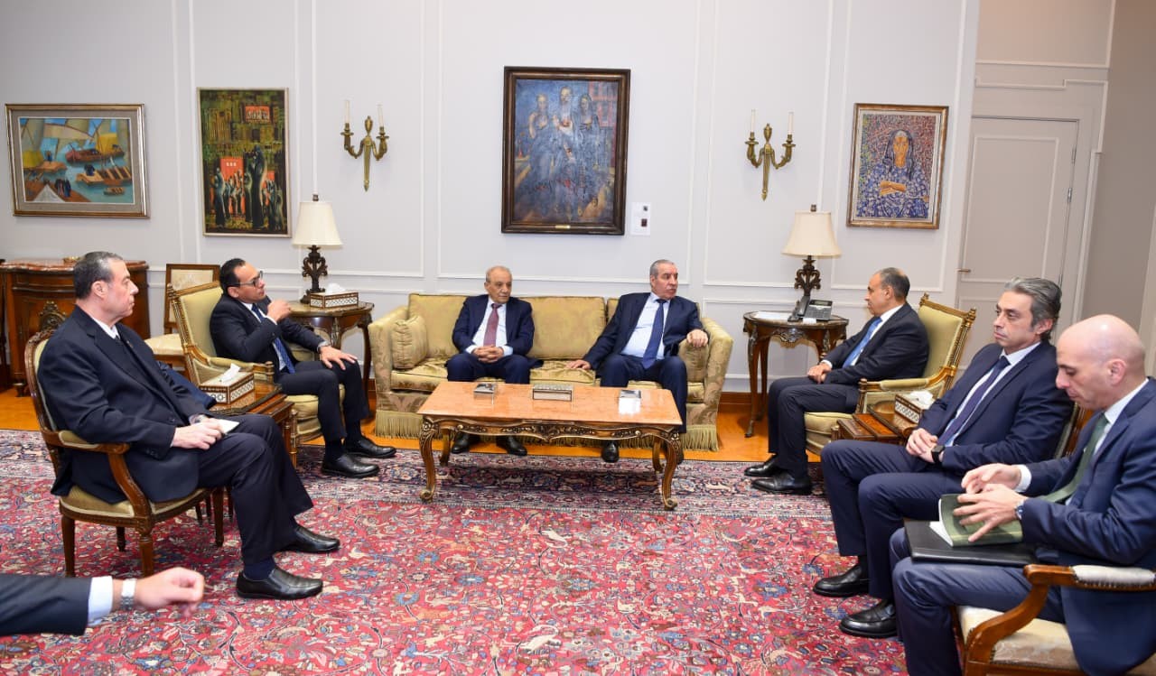 الشيخ يلتقي وزير الخارجية المصري بدر عبد العاطي 4.jpg