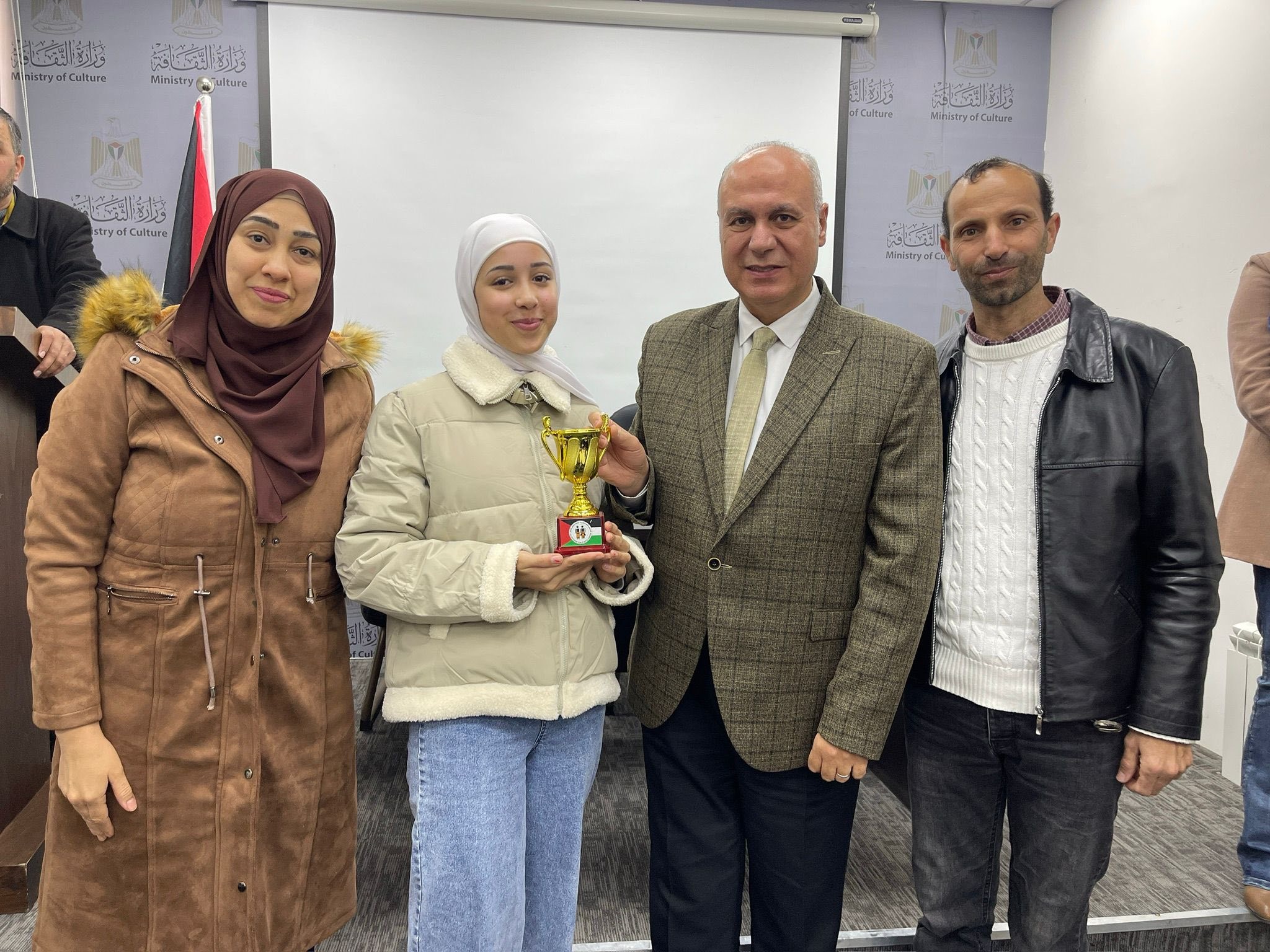 وزير الثقافة يكرّم الفائزين بالجوائز الأدبية لعام 2025.jpg