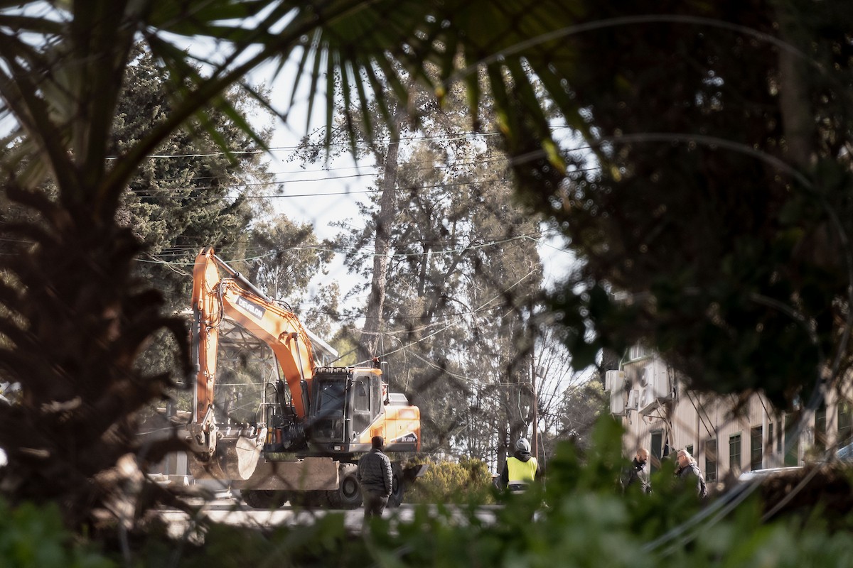 في 20 يناير/كانون الثاني 2026، القدس: نفذت السلطات الإسرائيلية عملية هدم لمنشآت وكالة الأونروا في مكتبها الميداني بالقدس والضفة الغربية، وذلك عقب تشريع صدر عام 2024 يحظر على الوكالة الأممية العمل داخل الأراضي الإسرائيلية