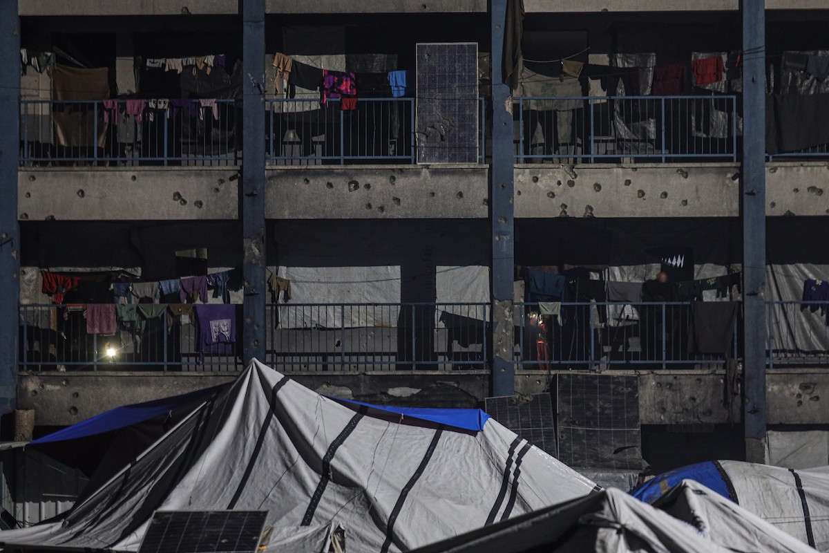 تفاقم معاناة النازحين في مدارس وكالة 