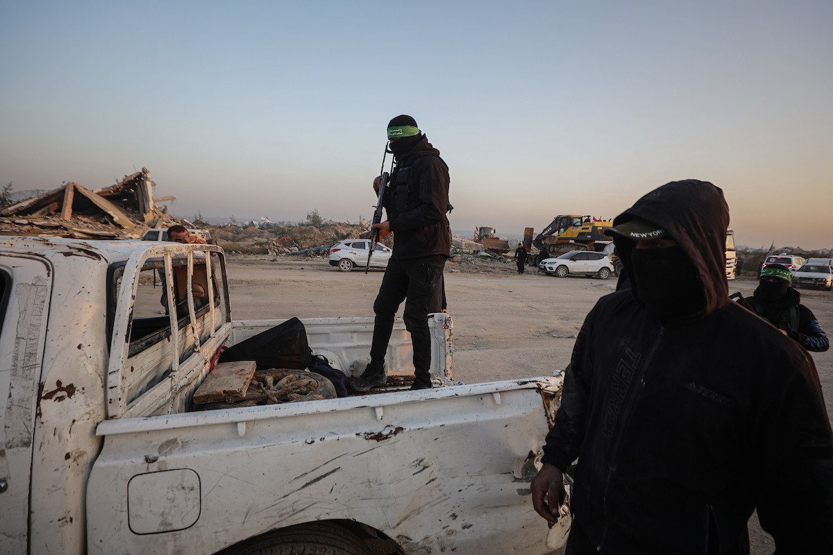 استئناف عمليات البحث عن جثة الرهينة الإسرائيلي الأخير، ران غفيلي، في حي الزيتون بمدينة غزة، وترافق العمليات الجارية في المنطقة آليات ثقيلة من مصر، وفرق من كتائب القسام، الجناح العسكري لحركة 