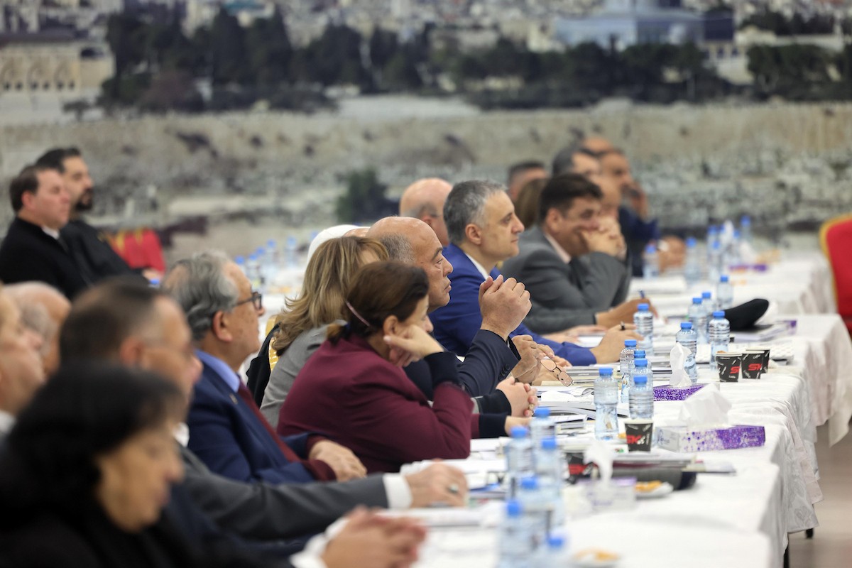 الرئيس الفلسطيني محمود عباس (أبومازن)، خلال رئاسته الجلسة الافتتاحية للدورة الثالثة عشرة للمجلس الثوري لحركة 