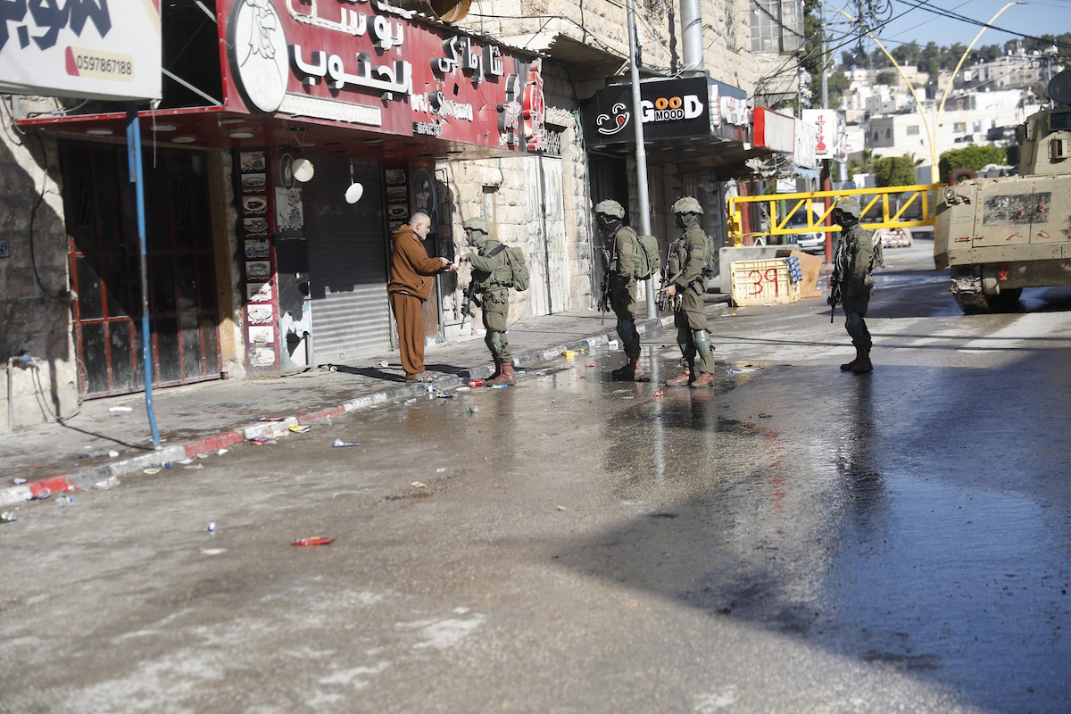 الجيش الإسرائيلي يشن عملية عسكرية واسعة النطاق في الخليل، جنوب الضفة الغربية، 19 يناير/كانون الثاني 2026. صورة: مأمون وزواز