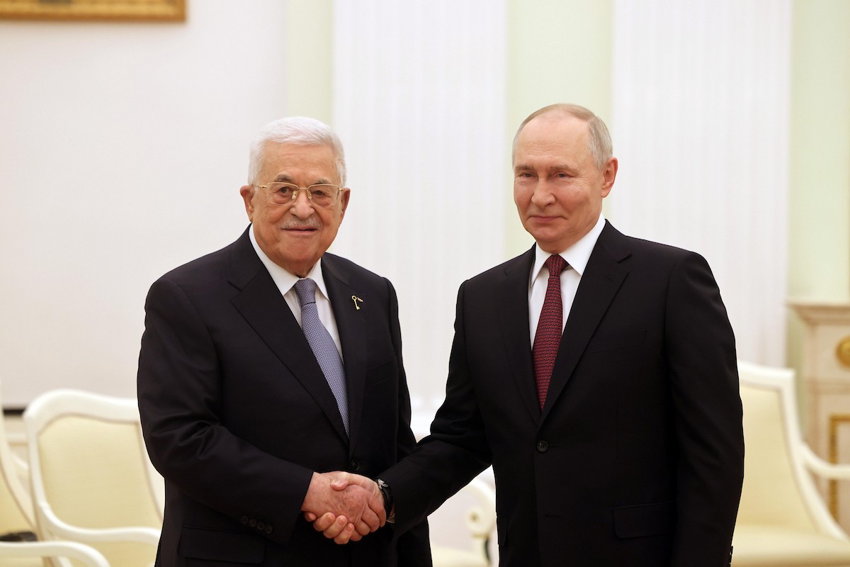 الرئيس الفلسطيني محمود عباس (أبو مازن) خلال لقائه مع الرئيس الروسي فلاديمير بوتين اليوم في موسكو، روسيا، 22 يناير/كانون الثاني 2026. صورة من ثائر غانيم