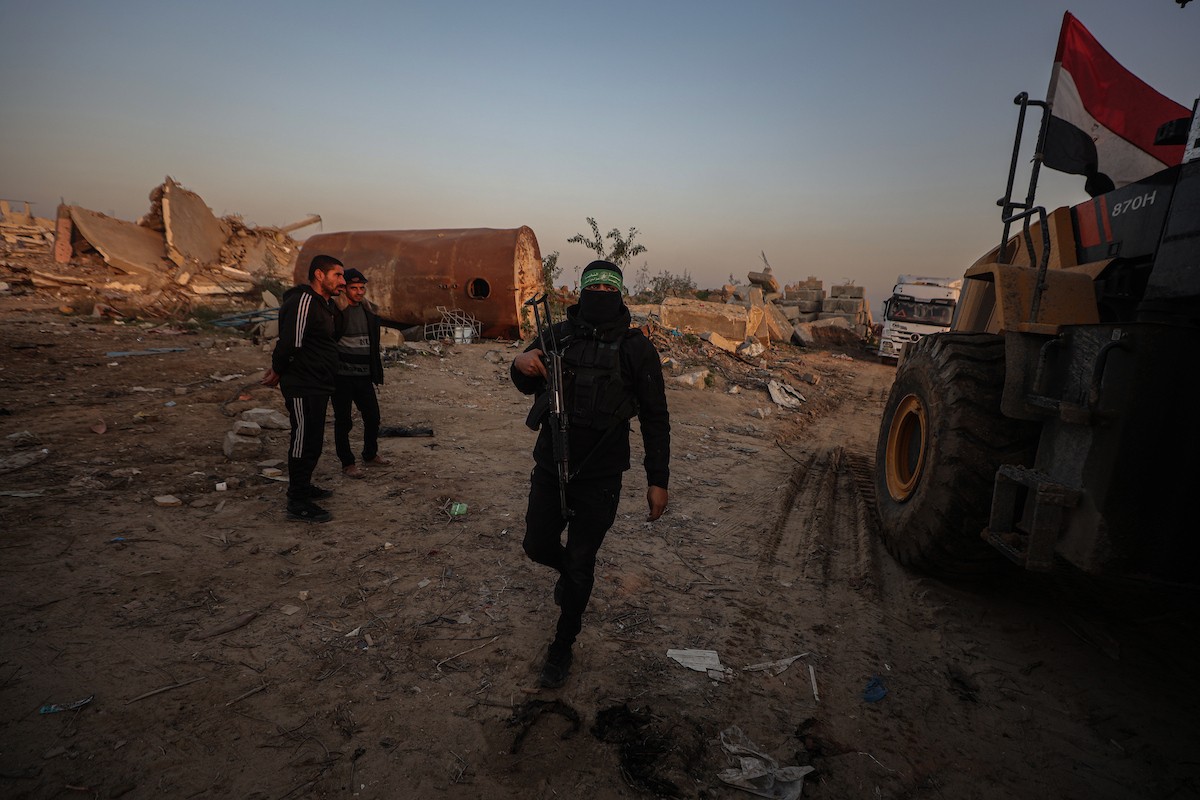 استئناف عمليات البحث عن جثة الرهينة الإسرائيلي الأخير، ران غفيلي، في حي الزيتون بمدينة غزة، وترافق العمليات الجارية في المنطقة آليات ثقيلة من مصر، وفرق من كتائب القسام، الجناح العسكري لحركة 