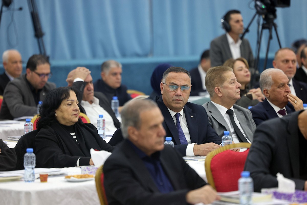 الرئيس الفلسطيني محمود عباس (أبومازن)، خلال رئاسته الجلسة الافتتاحية للدورة الثالثة عشرة للمجلس الثوري لحركة 