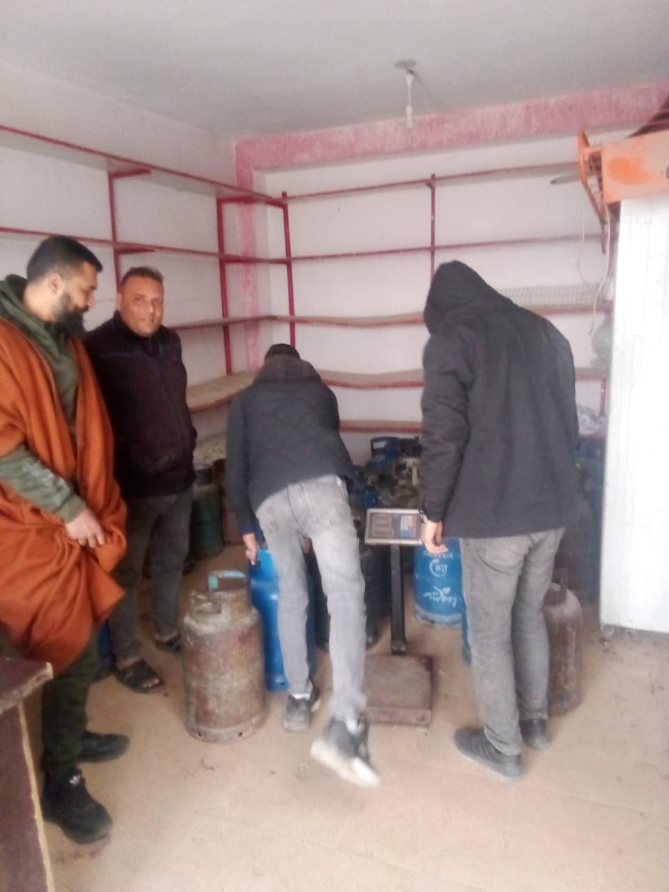 جولات تفتيش بمحطات تعبئة الغاز ونقاط الموزعين في مدينتي غزة وخانيونس إضافة إلى شمال القطاع 1.jpg