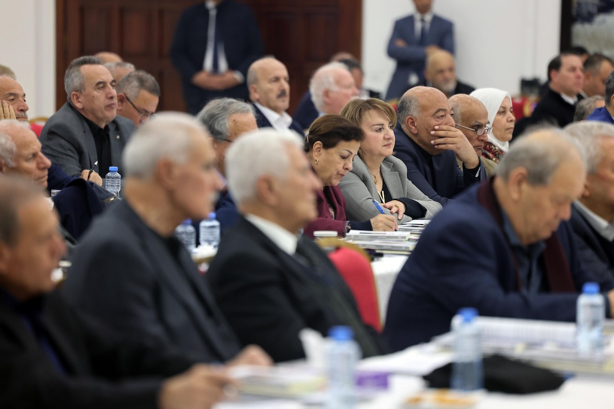 الرئيس الفلسطيني محمود عباس (أبومازن)، خلال رئاسته الجلسة الافتتاحية للدورة الثالثة عشرة للمجلس الثوري لحركة 