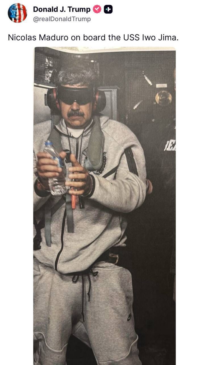 ترمب ينشر صورة لمادورو بعد اعتقاله على متن السفينة الحربية يو إس إس إيوا جيما.jpg
