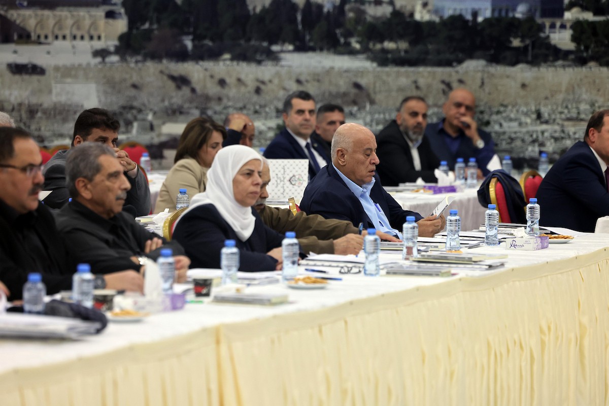 الرئيس الفلسطيني محمود عباس (أبومازن)، خلال رئاسته الجلسة الافتتاحية للدورة الثالثة عشرة للمجلس الثوري لحركة 