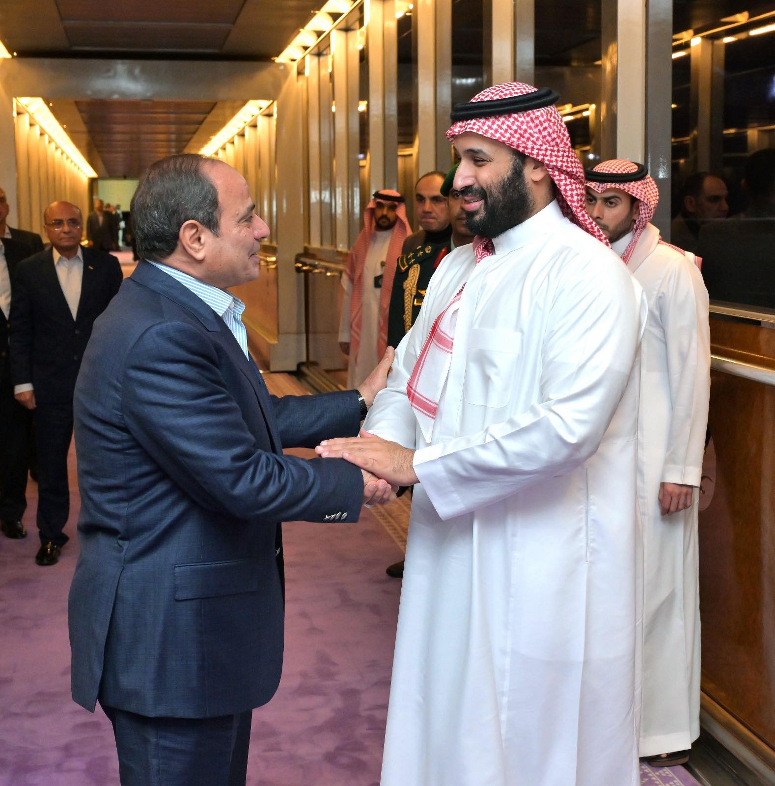 خلال استقبال ولي العهد السعودي، الأمير محمد بن سلمان، اليوم الاثنين، الرئيس المصري عبد الفتاح السيسي في مدينة جدة 11.jpg