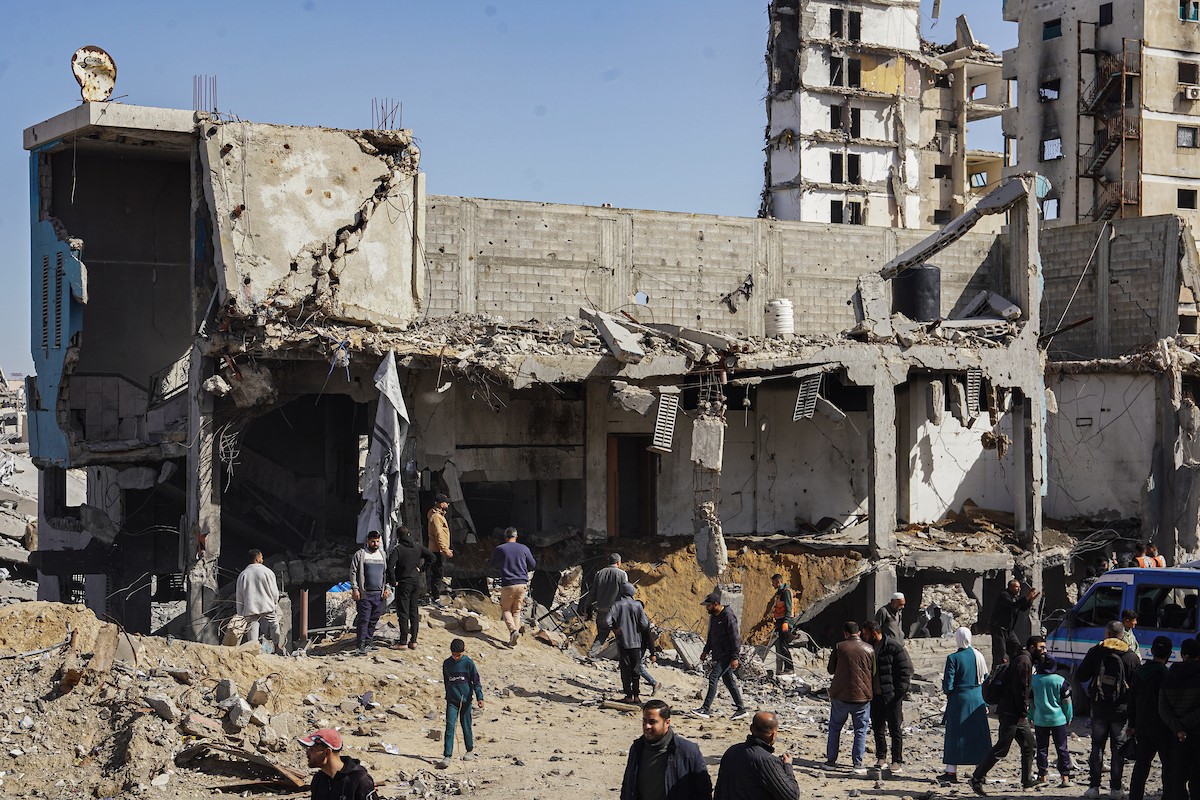 صورة للدمار الذي لحق بمركز شرطة في حي الشيخ رضوان بمدينة غزة، بعد استهداف الجيش الإسرائيلي له في 31 يناير/كانون الثاني 2026. تصوير: عمر أشتوي