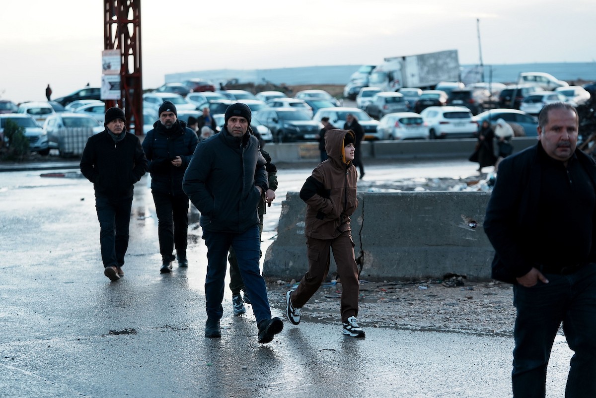 منعت السلطات الإسرائيلية دخول الفلسطينيين من الضفة الغربية إلى القدس لأداء صلاة الجمعة الثانية من شهر رمضان في المسجد الأقصى ، في 27 فبراير/شباط 2026. وتجمّع آلاف منذ ساعات الصباح الباكر عند حاجز قلنديا في محاولة للوصول إلى الأقصى، وسط إجراءات أمنية مشددة في المنطقة