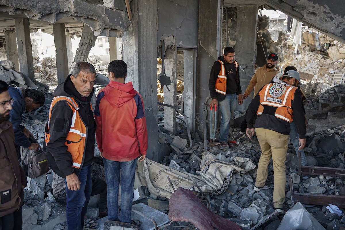 صورة للدمار الذي لحق بمركز شرطة في حي الشيخ رضوان بمدينة غزة، بعد استهداف الجيش الإسرائيلي له في 31 يناير/كانون الثاني 2026. تصوير: عمر أشتوي