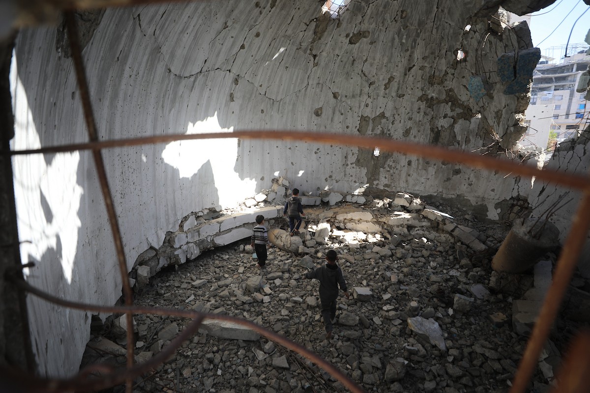 يستقبل الفلسطينيون شهر رمضان وسط دمار غير مسبوق للمباني، بما فيها المساجد التي يؤدون فيها شعائرهم الدينية. مدينة غزة، 19 فبراير/شباط 2026. صورة: عمر أشتوي