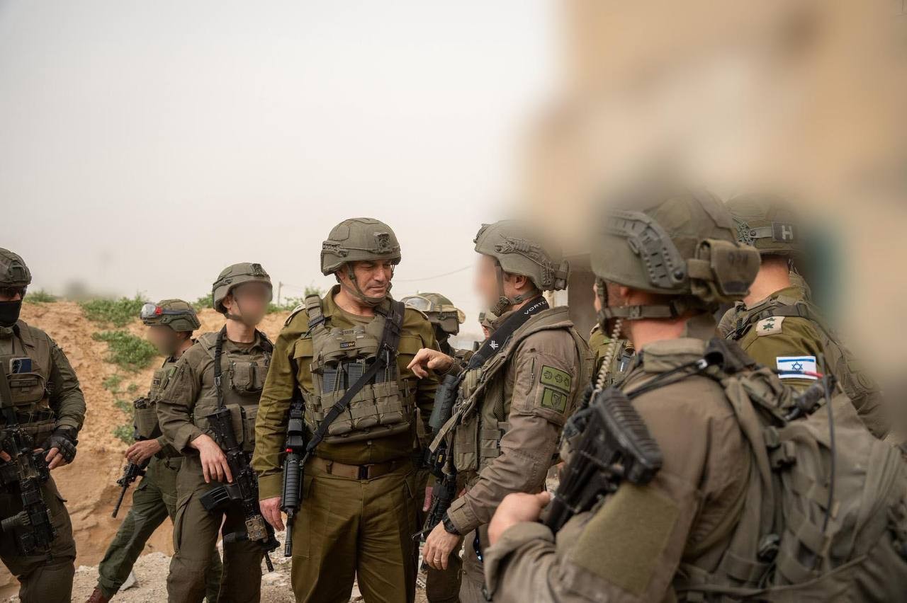 إيال زامير يجري تقييماً للوضع وجولة ميدانية في رفح بقطاع غزة 6.jpg