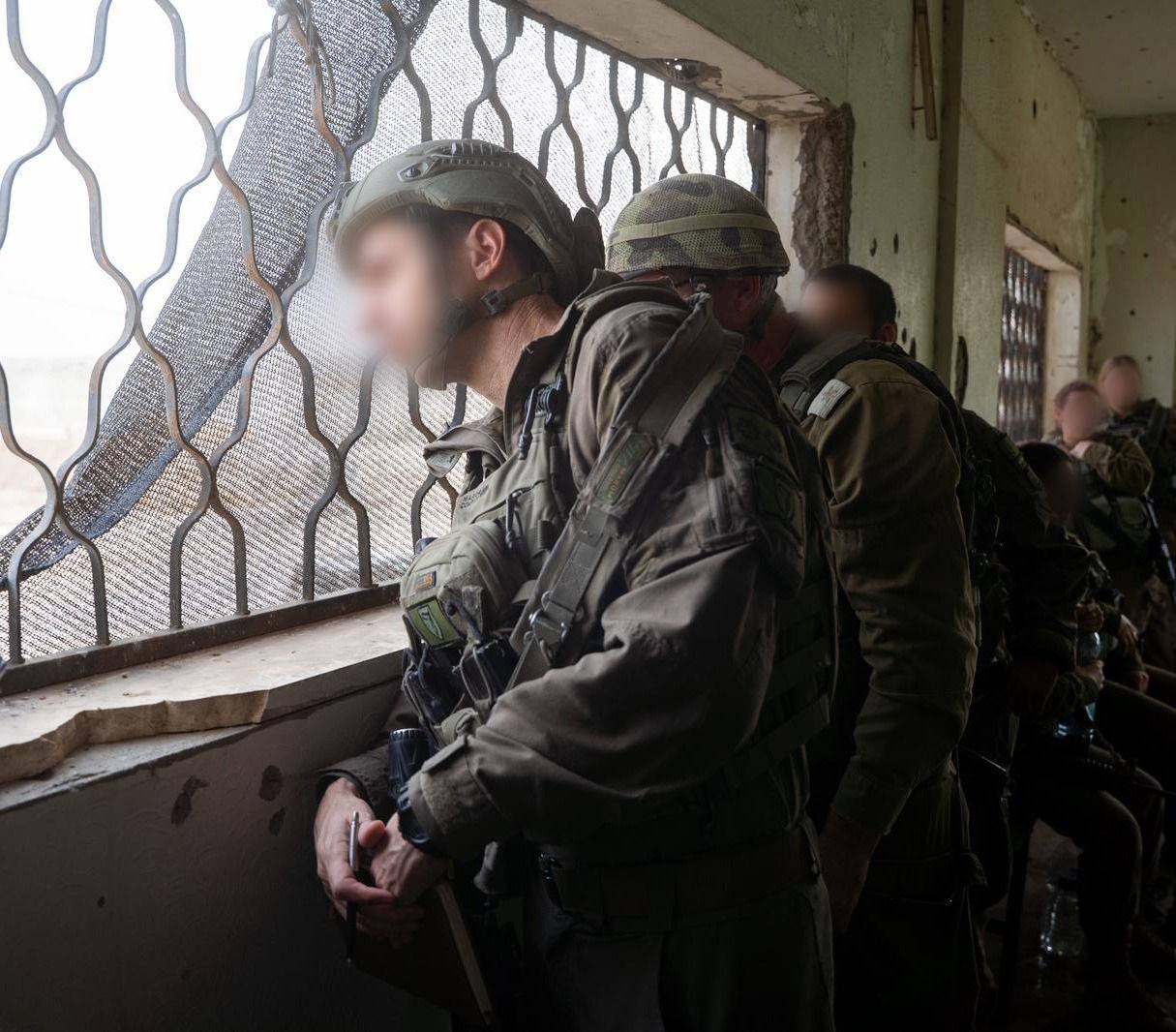 مجمّع الفحص الإسرائيلي للقادمين من معبر رفح 2.jpg