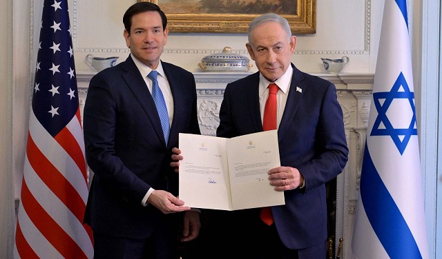 نتنياهو يوقّع على انضمامه لمجلس السلام.jpg