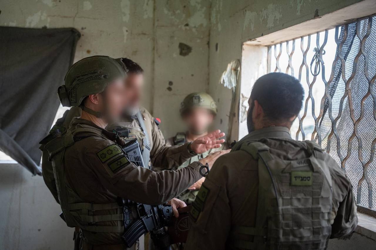 مجمّع الفحص الإسرائيلي للقادمين من معبر رفح 3.jpg